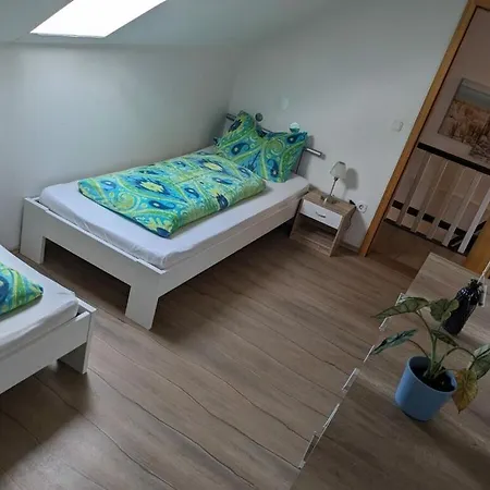 Huus Meta Modern Retreat